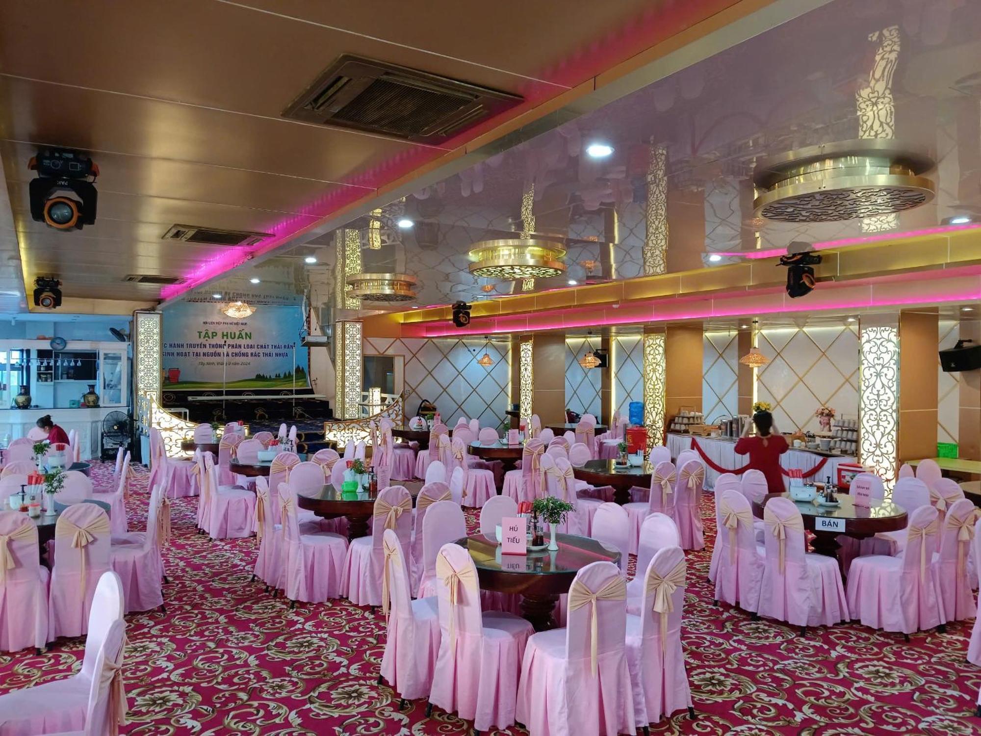 Nhat Quy Hotel Tay Ninh Exterior photo